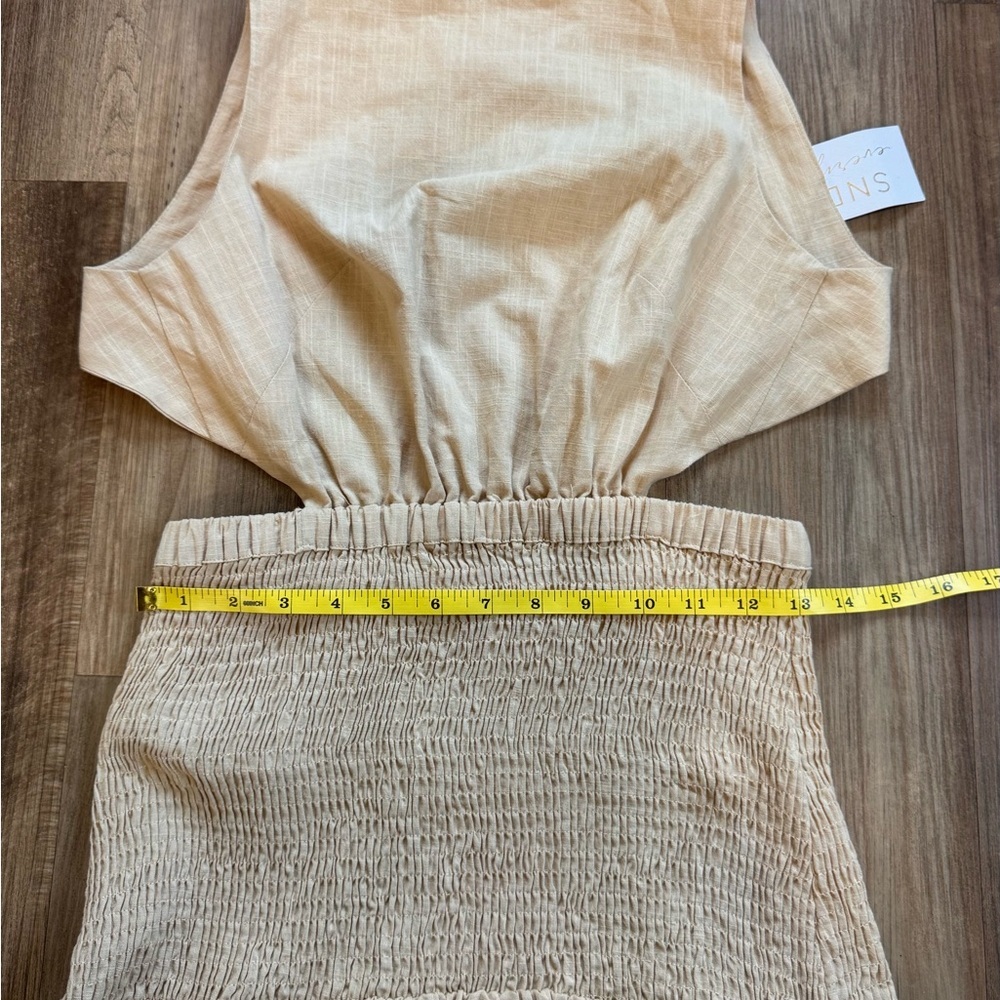 Sleeveless Cream Maxi Dress with Cutout Waist - Picture 6 of 16